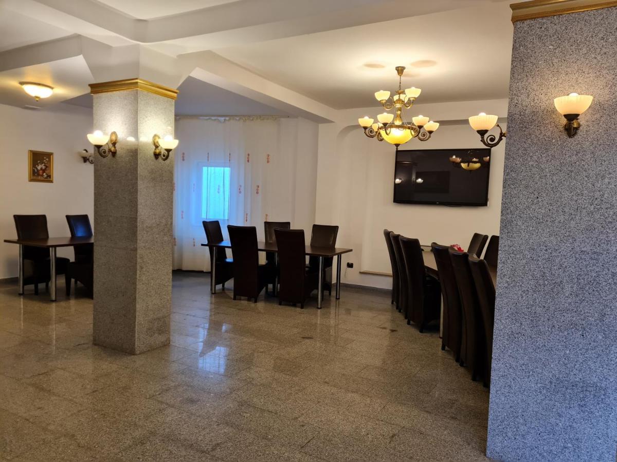 Pensiunea Kyfana Zărneşti Buitenkant foto